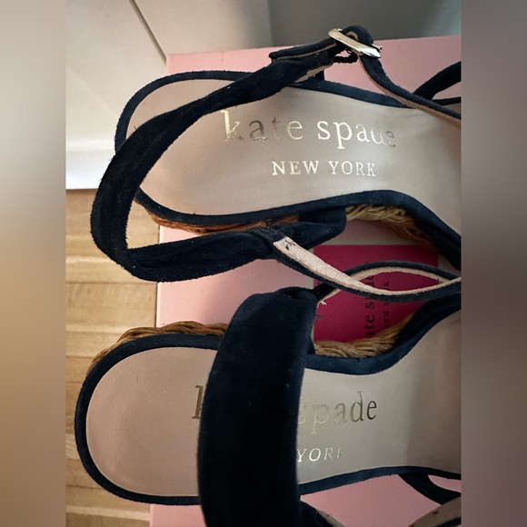 Kate Spade size 8.5 “Patio” navy suede with wicker platform sandal with bow - Picture 6 of 10